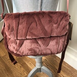 Nike swish logo Faux Fur Shoulder Bag - Brown